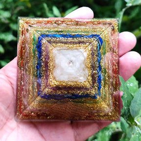 Pirâmide Orgonite Flor da Vida 7 Chakras